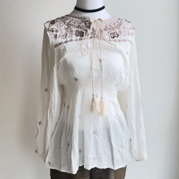 Fate Embroidered White Boho Blouse Size Small - Picture 1 of 14